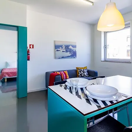 Center Modern 4t With Balcony Porto
