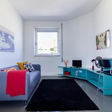 Center Modern 4t With Balcony Porto
